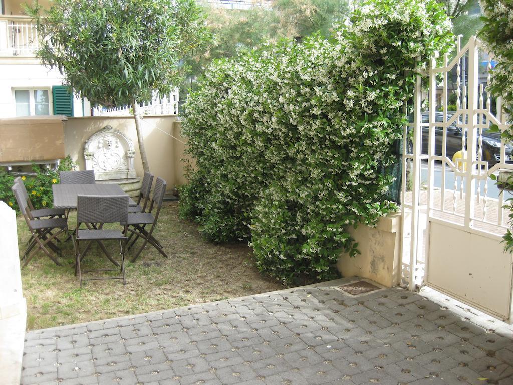 Appartamento In Villa بيزارو الغرفة الصورة