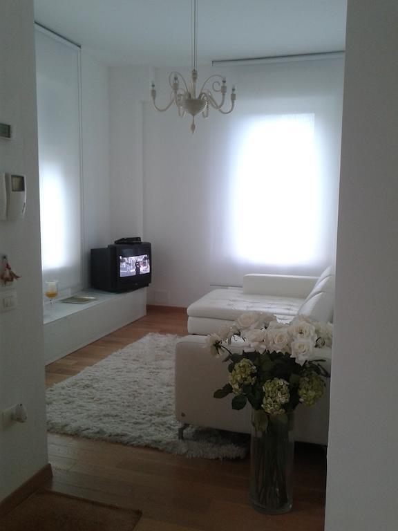 Appartamento In Villa بيزارو الغرفة الصورة