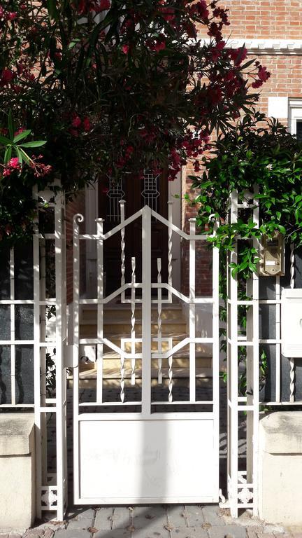 Appartamento In Villa بيزارو المظهر الخارجي الصورة